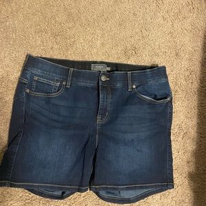 Torrid size 16 jean shorts